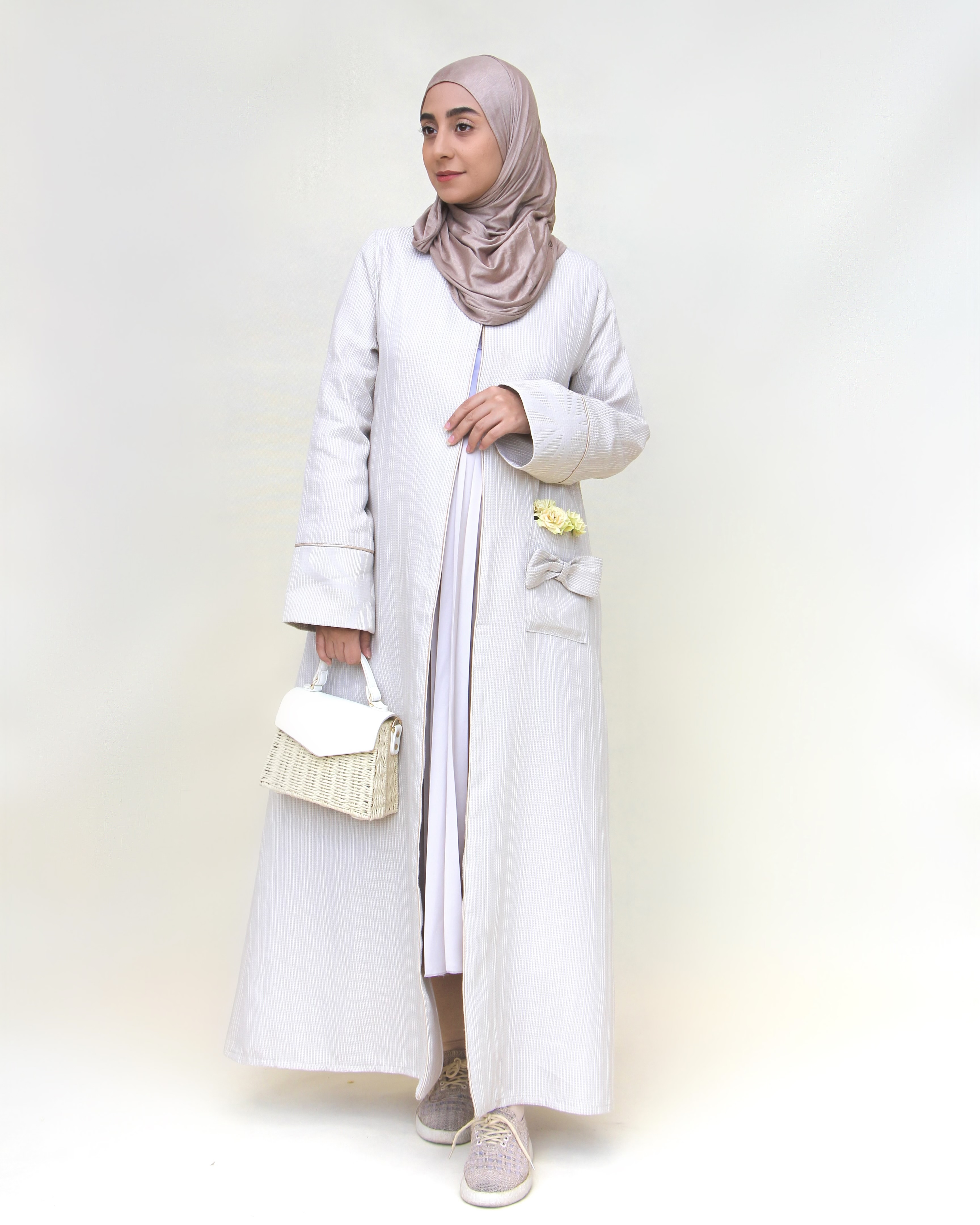 Facetune_11-06-2025-19-45-26 عبا پاپیون - Image 1