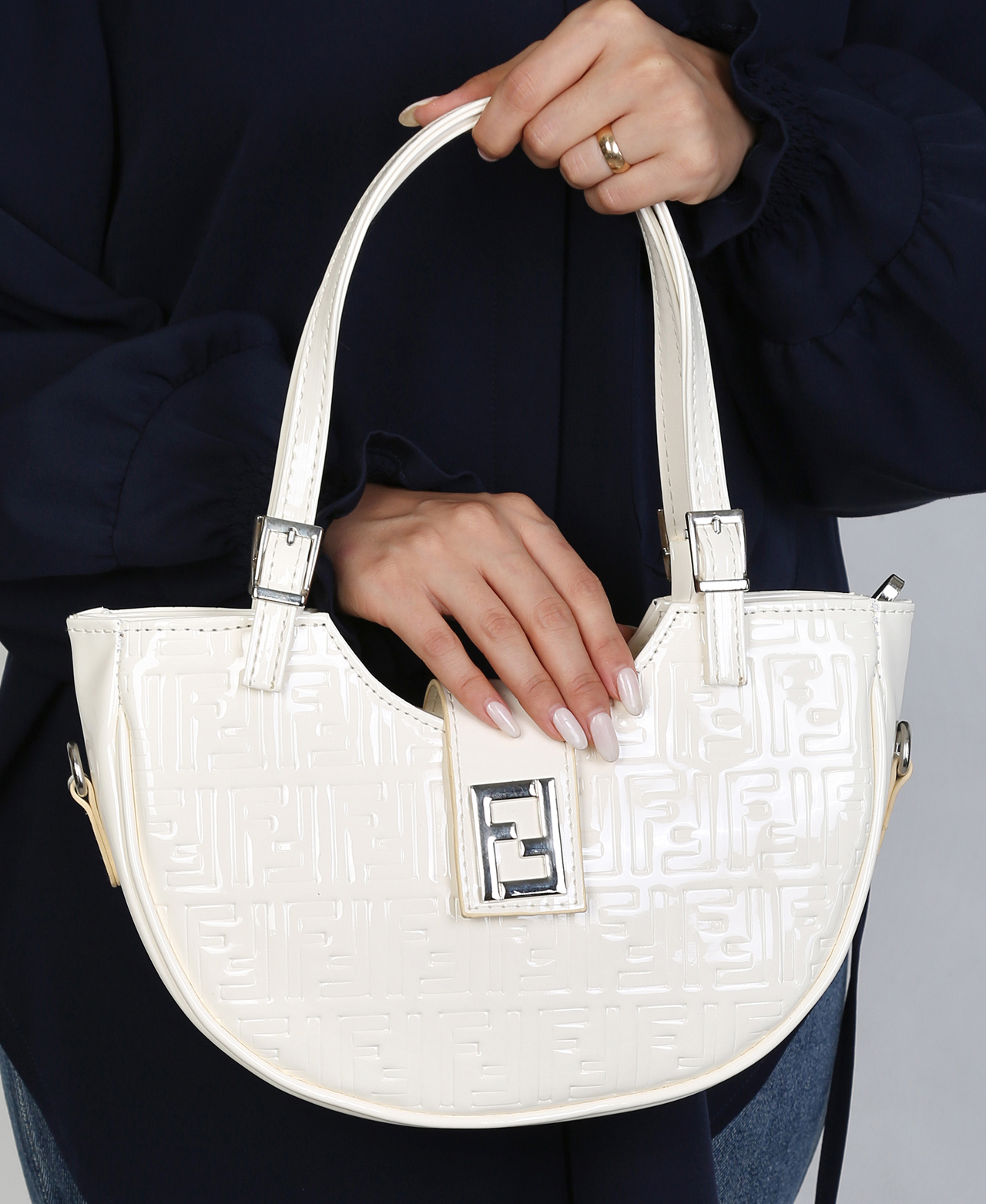 V76A3288 کیف زنانه مجلسی فندی 100 AM