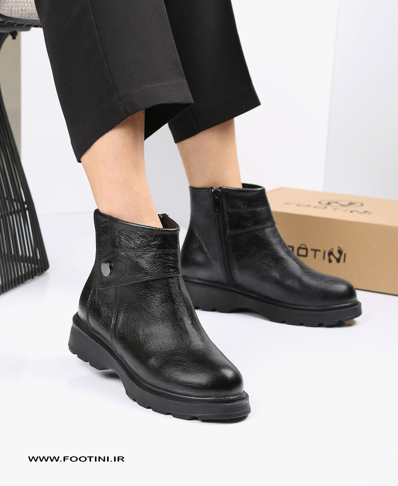 V76A1151 نیم بوت زنانه دکمه ای LNA - Image 1