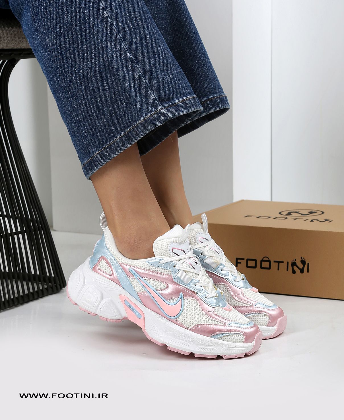 کتونی زنانه نایک MR V2K