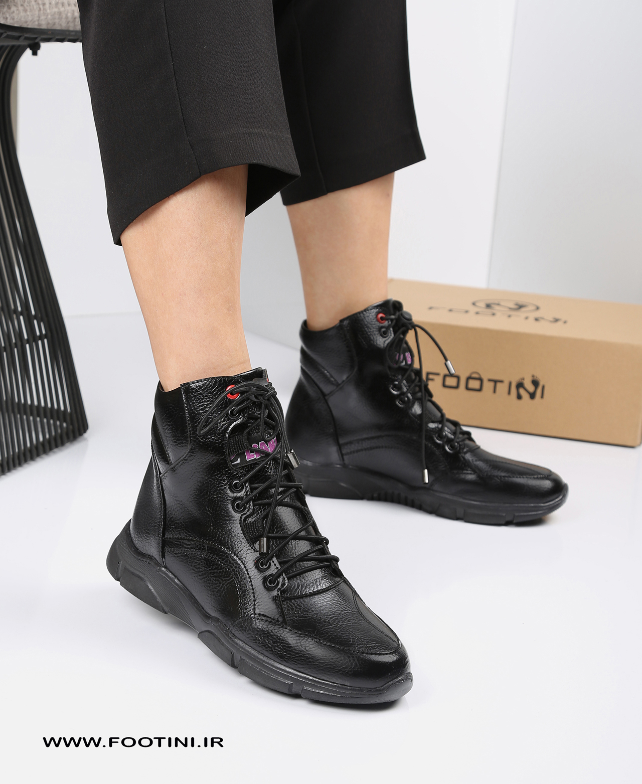 بوت زنانه لیوایز 007 LNA